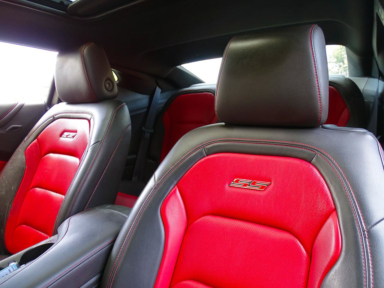 Used 2017 Chevrolet Camaro SS RWD image 15