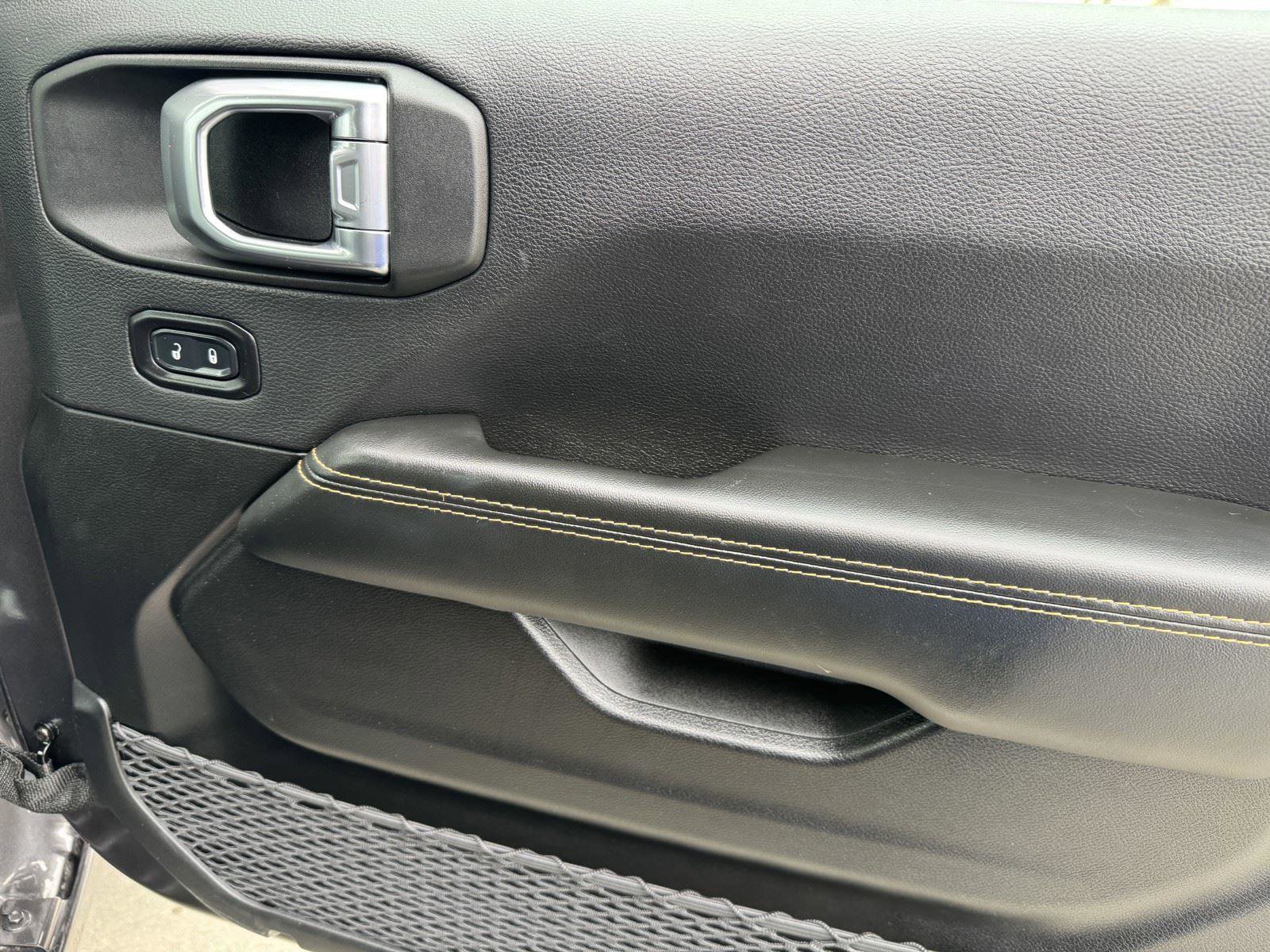 Used 2025 Jeep Wrangler Sahara w/ Safety Group image 10