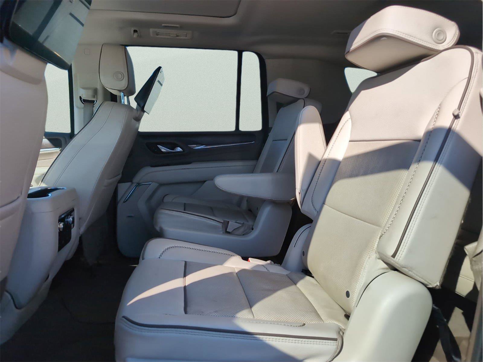 Used 2023 GMC Yukon XL Denali image 36