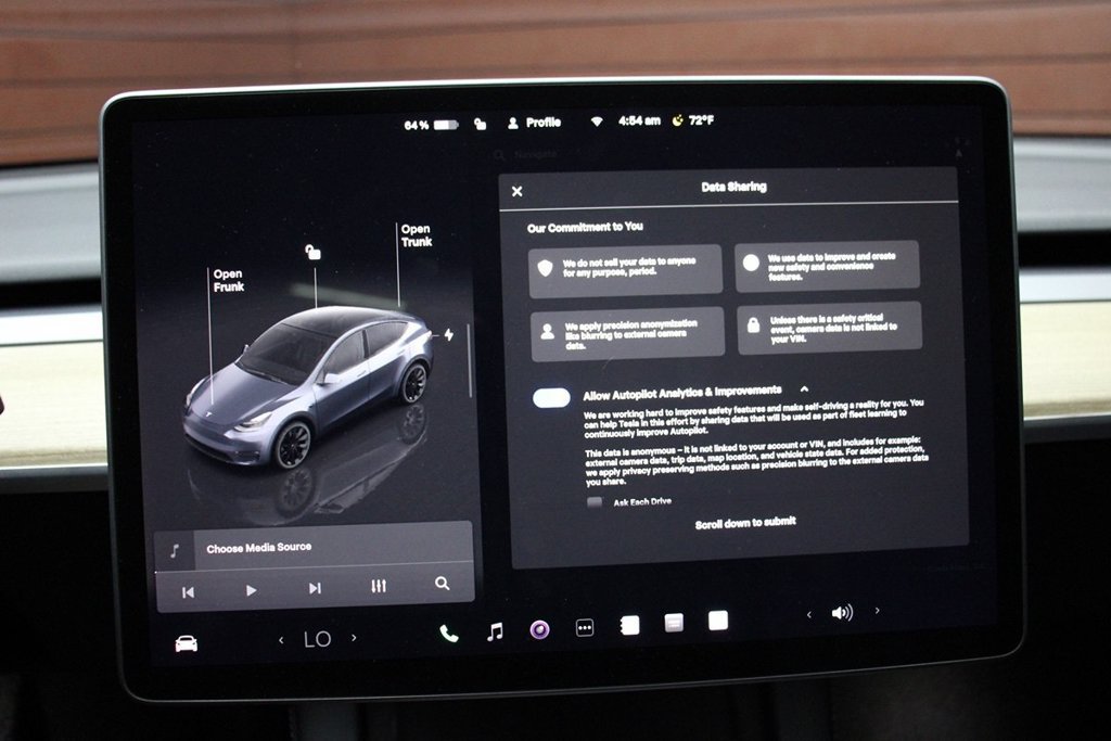 Used 2023 Tesla Model Y Long Range AWD/4WD image 22