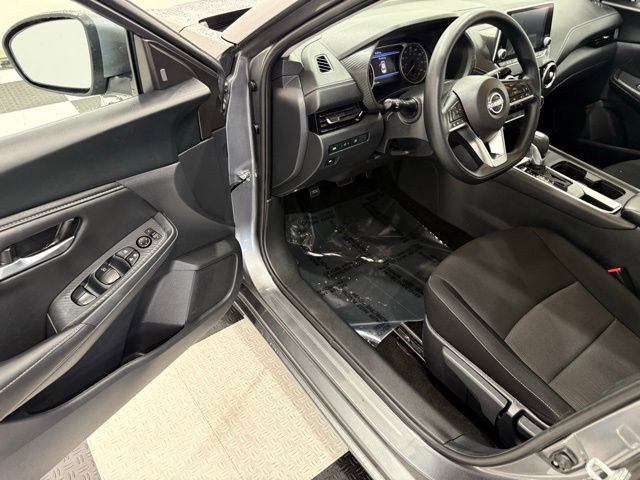 Used 2025 Nissan Sentra SV image 29