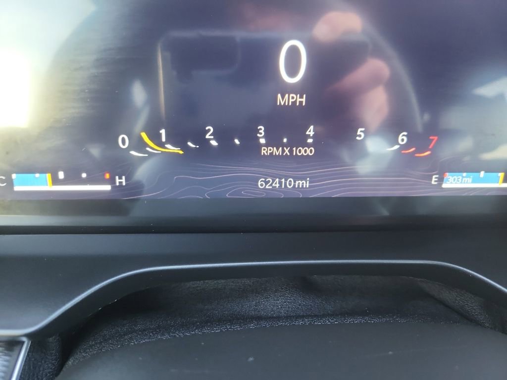 Used 2024 Jeep Grand Cherokee Altitude image 17