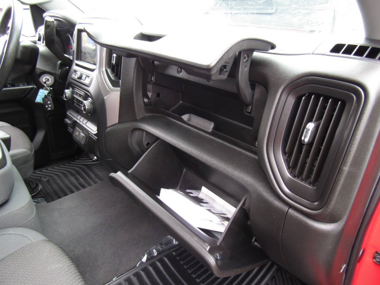 Used 2019 Chevrolet Silverado 1500 Custom w/ Custom Value Package AWD/4WD image 27