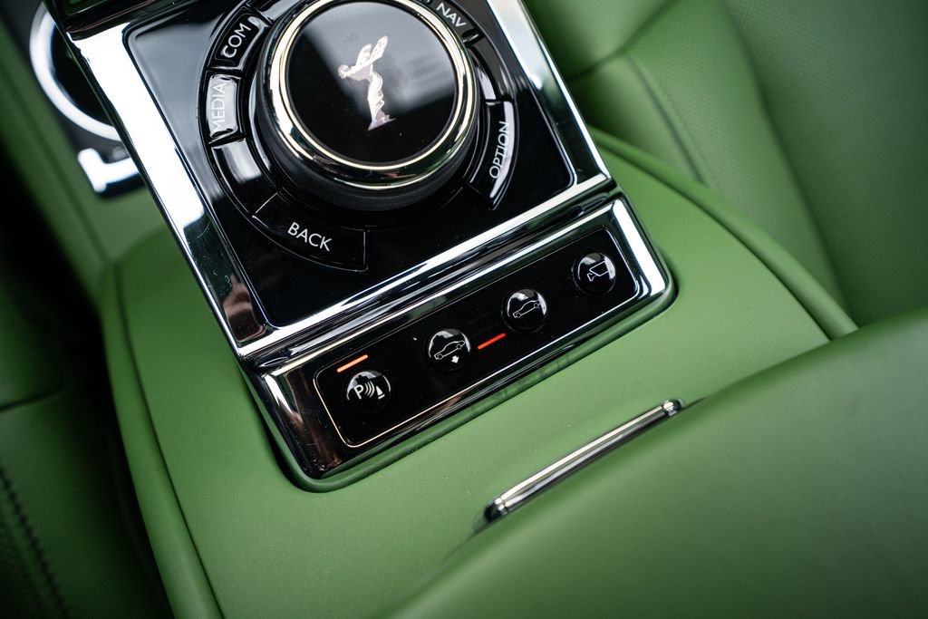 Used 2023 Rolls-Royce Phantom Sedan w/ The Phantom Package RWD image 47