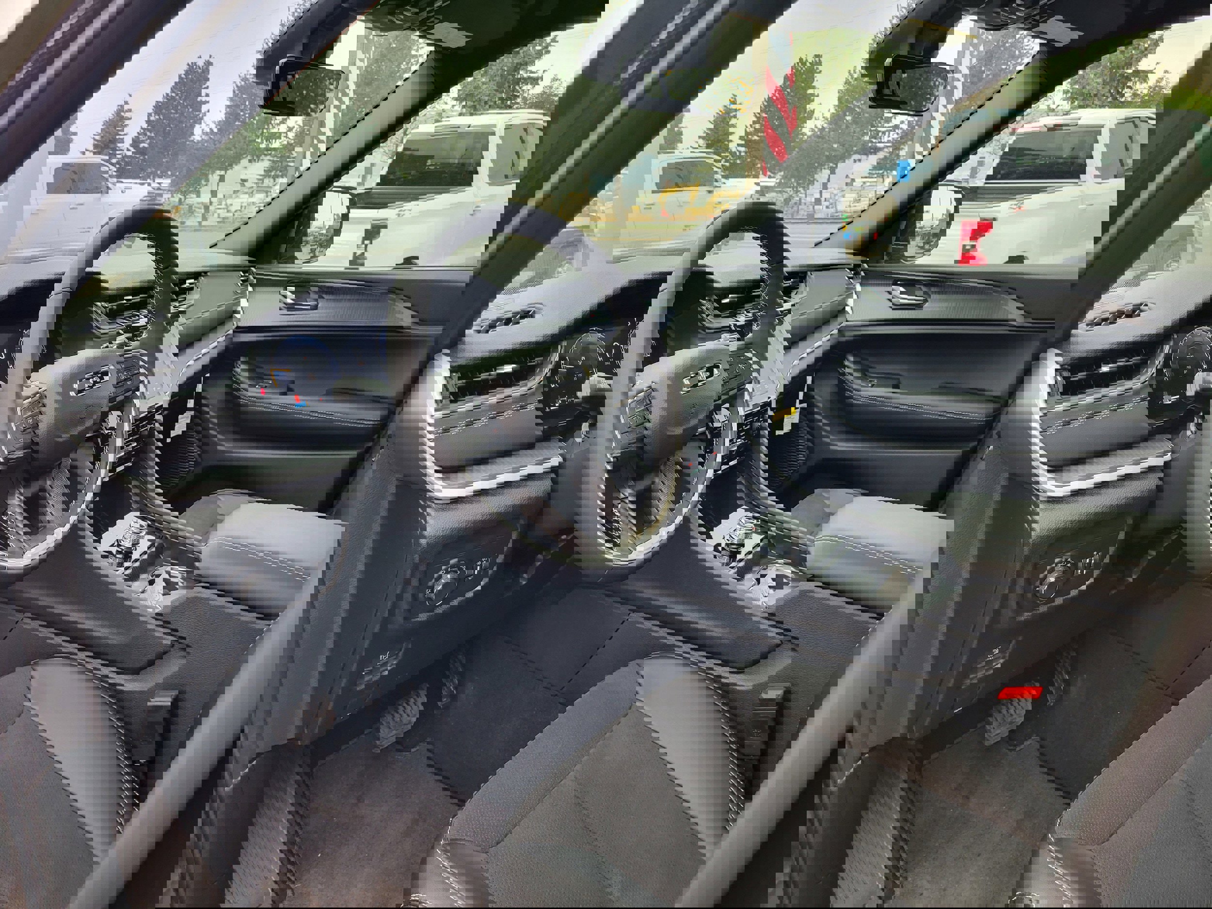 New 2025 Jeep Grand Cherokee L Altitude image 6