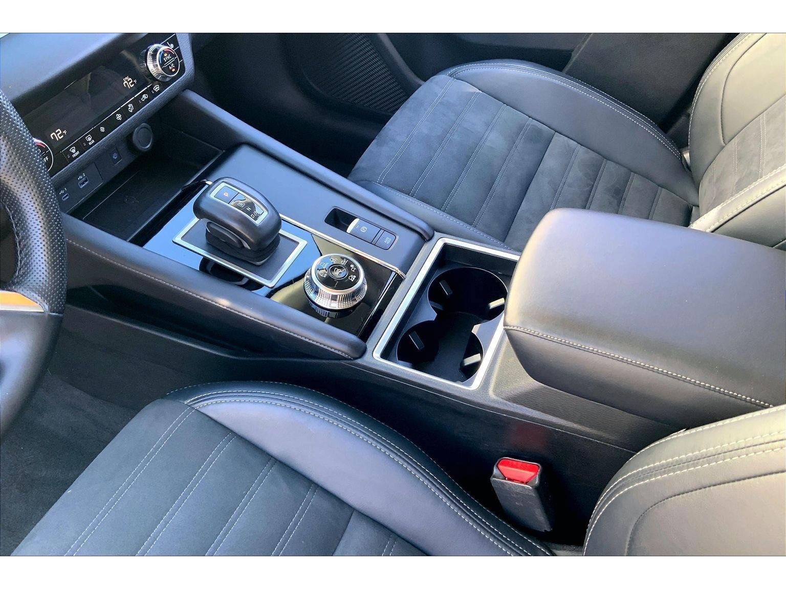 Used 2024 Mitsubishi Outlander SE image 16