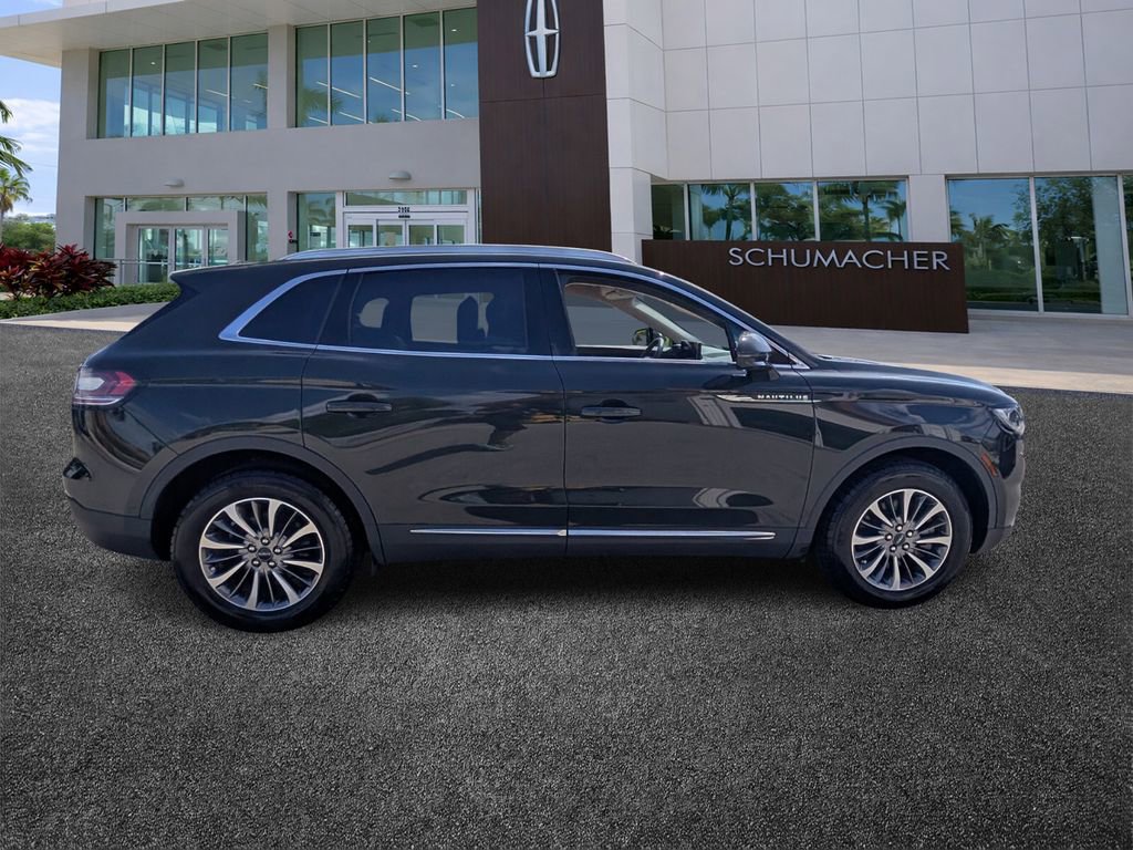 Used 2022 Lincoln Nautilus FWD w/ Premium Package image 8