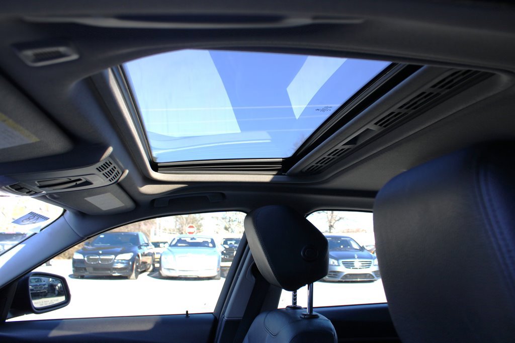 Used 2013 BMW 335i xDrive Sedan AWD/4WD image 21