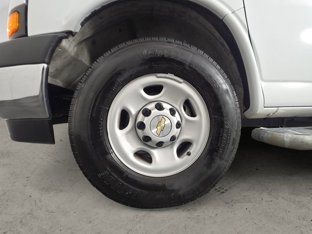 Used 2024 Chevrolet Express 2500 w/ Driver Convenience Package RWD image 14