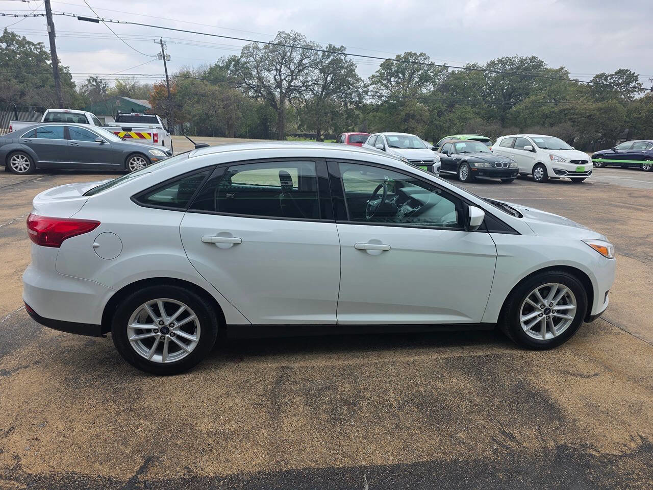 Used 2018 Ford Focus SE image 16
