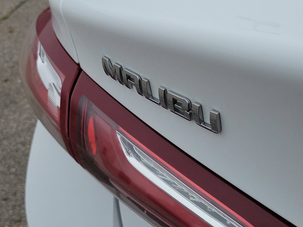 Used 2020 Chevrolet Malibu LT FWD image 33