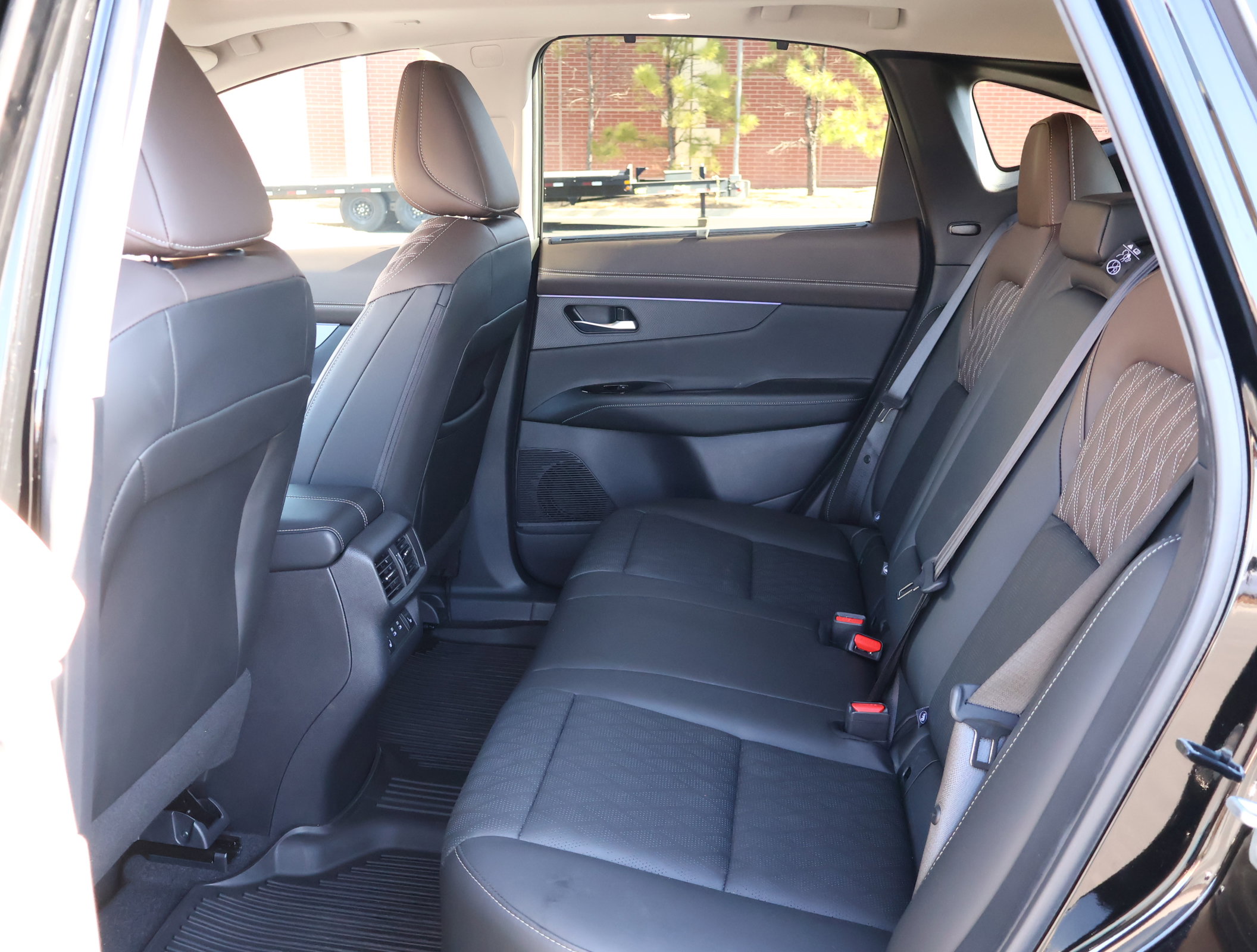 Used 2025 Nissan Murano Platinum w/ Cargo Package image 25