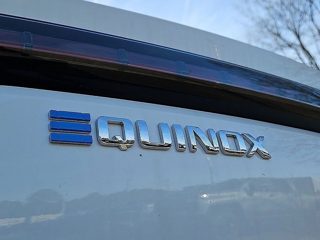 New 2026 Chevrolet Equinox EV LT image 18