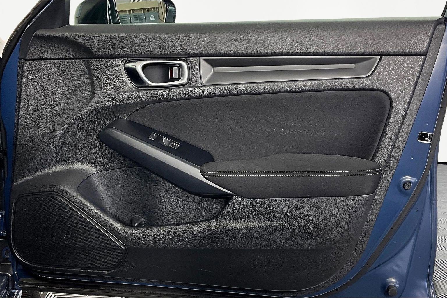 Used 2025 Honda Civic LX image 28