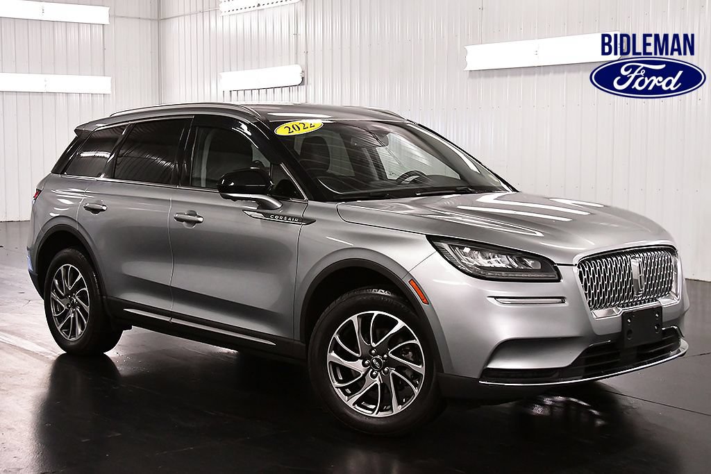 Used 2022 Lincoln Corsair AWD w/ Equipment Group 101A image 1