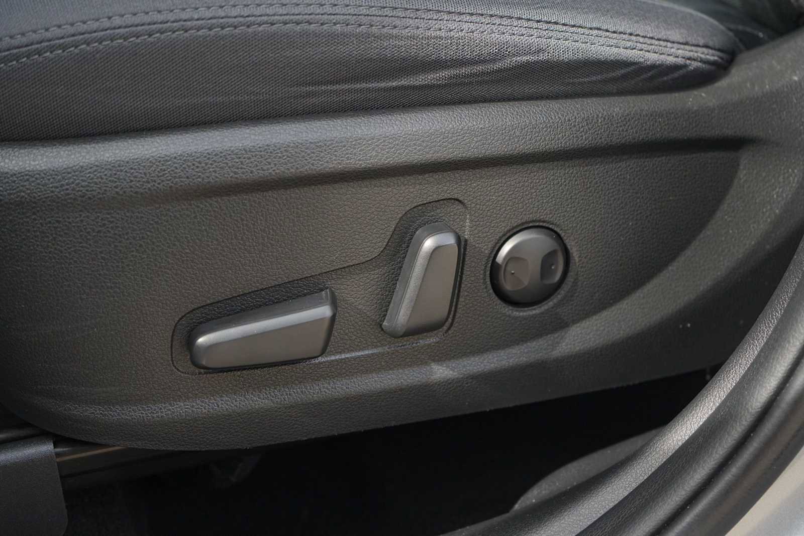 Used 2023 Hyundai Santa Fe SEL image 12