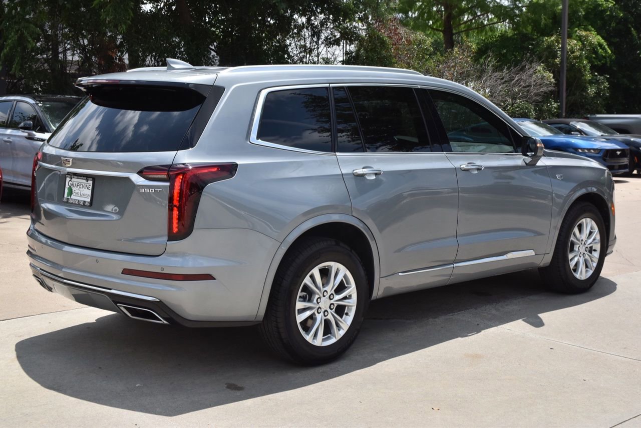 Used 2024 Cadillac XT6 Luxury FWD image 7