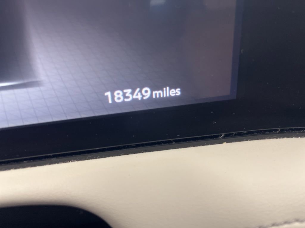 Used 2023 Nissan Ariya AWD image 2