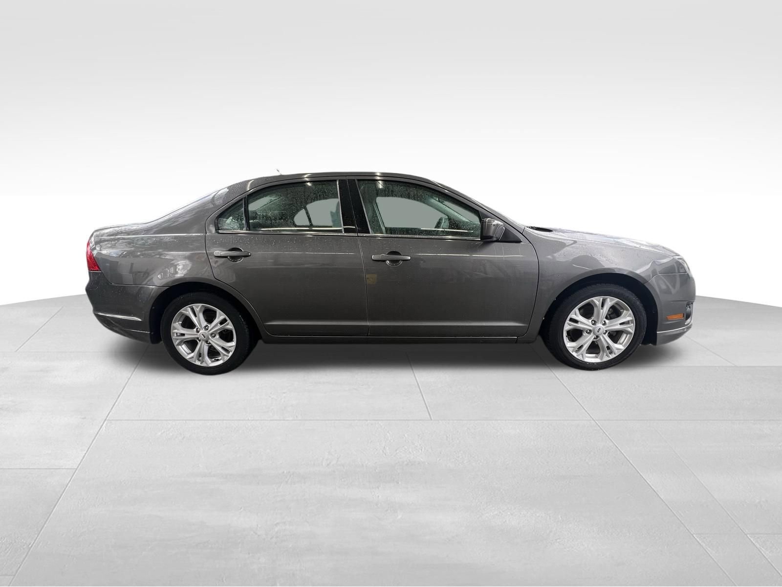 Used 2012 Ford Fusion SE image 4