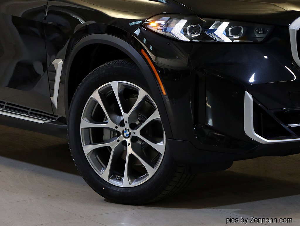 Used 2026 BMW X5 xDrive40i w/ Climate Comfort Package image 3