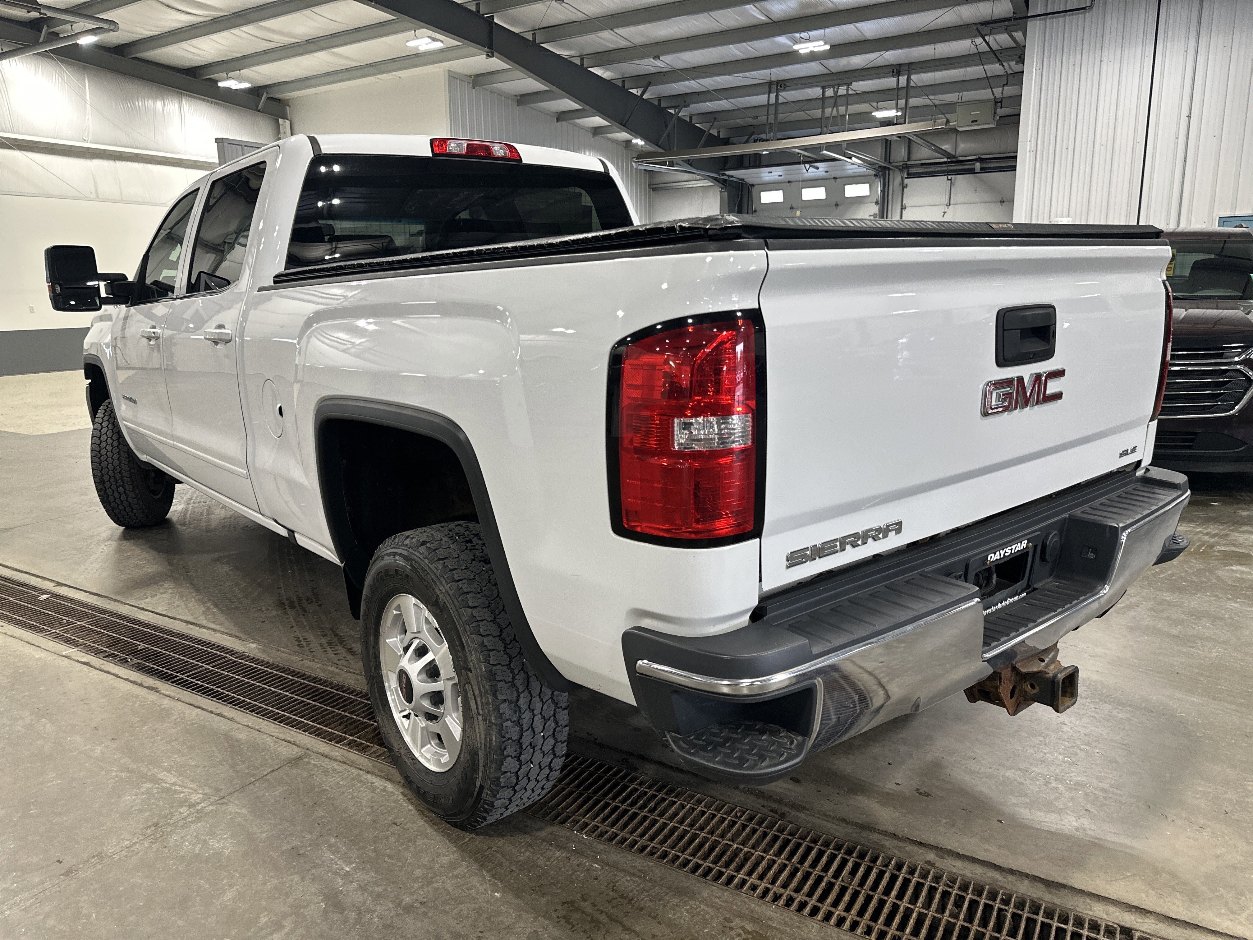 Used 2017 GMC Sierra 2500 SLE w/ HD SLE Preferred Plus Package image 5