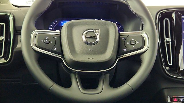 New 2026 Volvo XC40 B5 Plus w/ Protection Package Premier AWD/4WD image 24