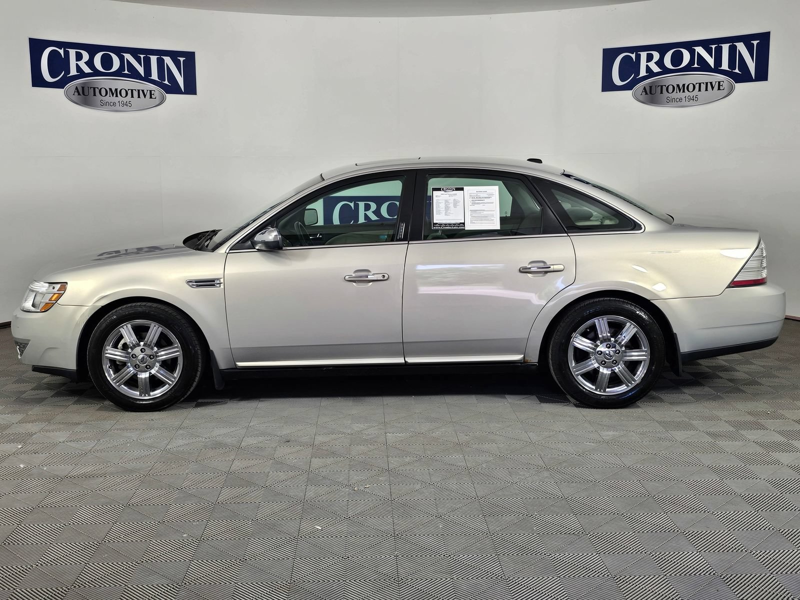 Used 2009 Ford Taurus Limited FWD image 22