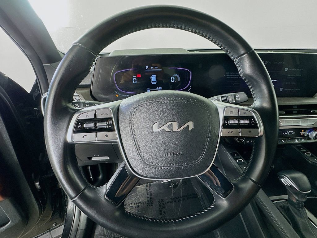 Certified 2023 Kia Telluride EX w/ EX Captain's Chair Package FWD image 26