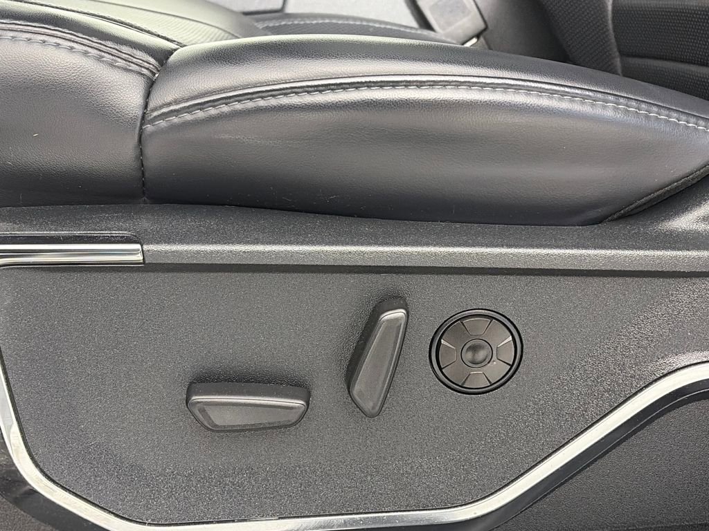 Certified 2025 Ford F450 Platinum w/ FX4 Off-Road Package image 27