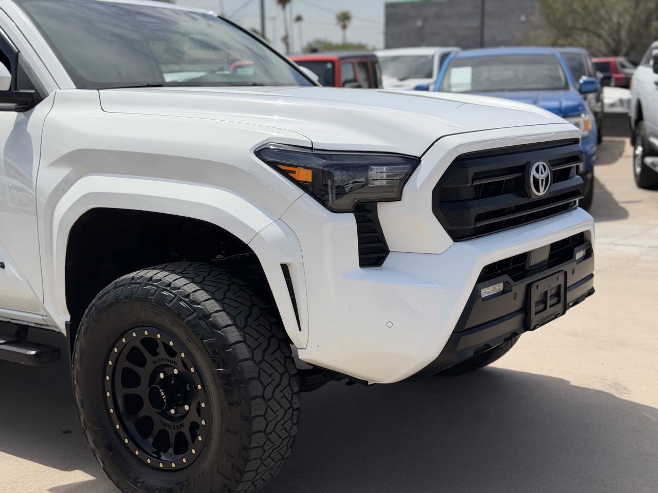 Used 2024 Toyota Tacoma SR5 AWD/4WD image 4