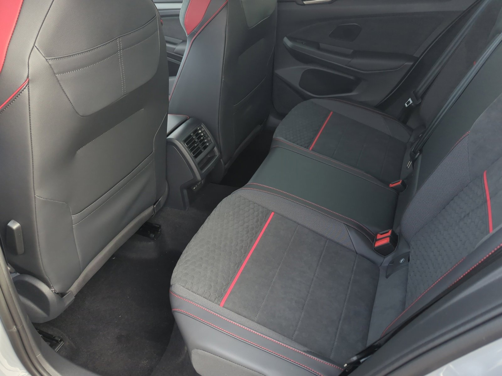 New 2026 Volkswagen Golf SE image 17