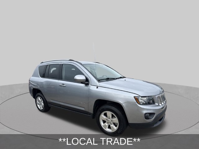 Used 2017 Jeep Compass Latitude FWD image 3