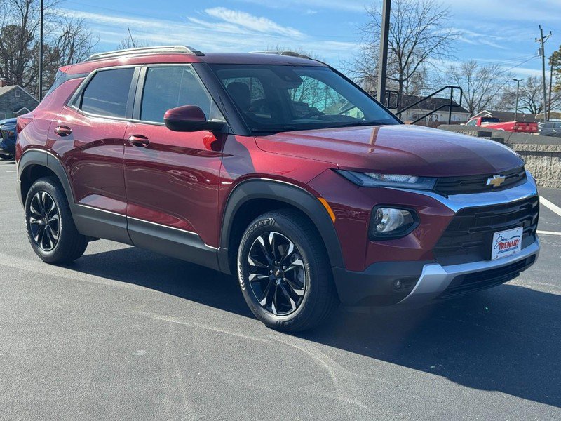 Used 2022 Chevrolet TrailBlazer LT w/ Convenience Package image 2