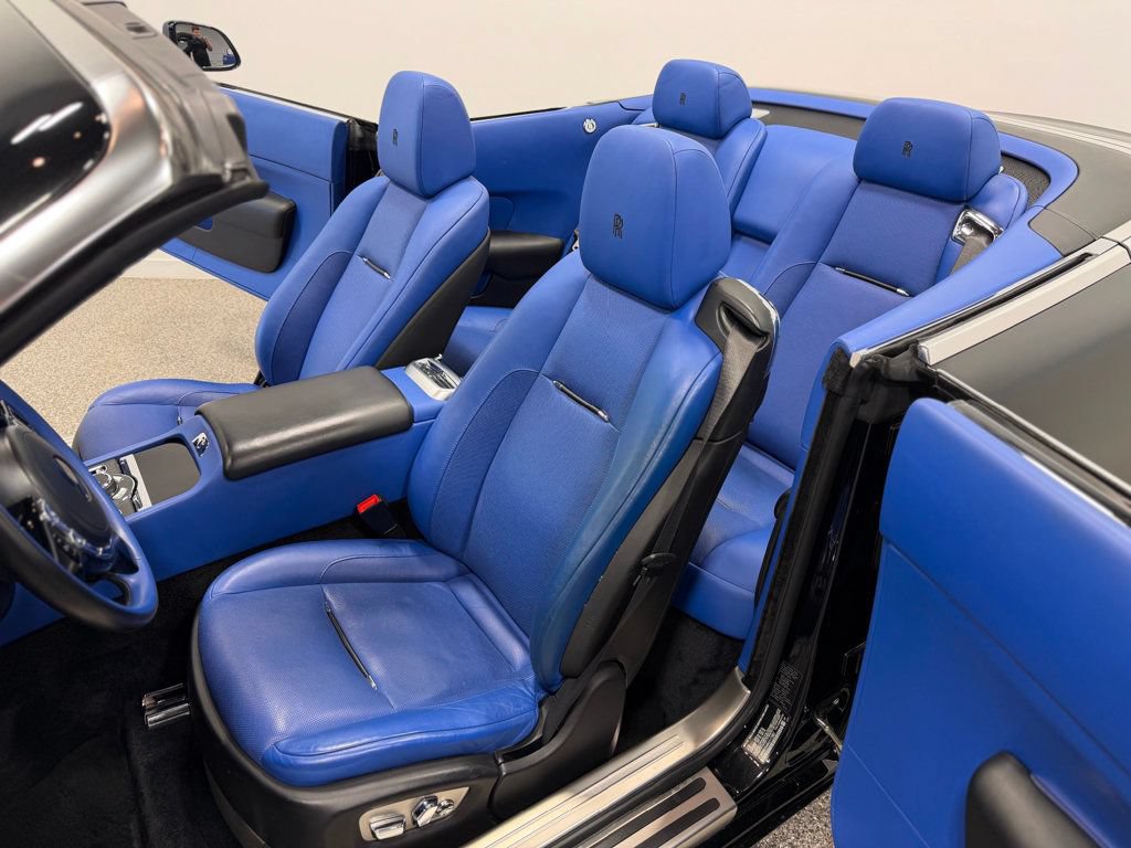 Used 2019 Rolls-Royce Dawn RWD image 20