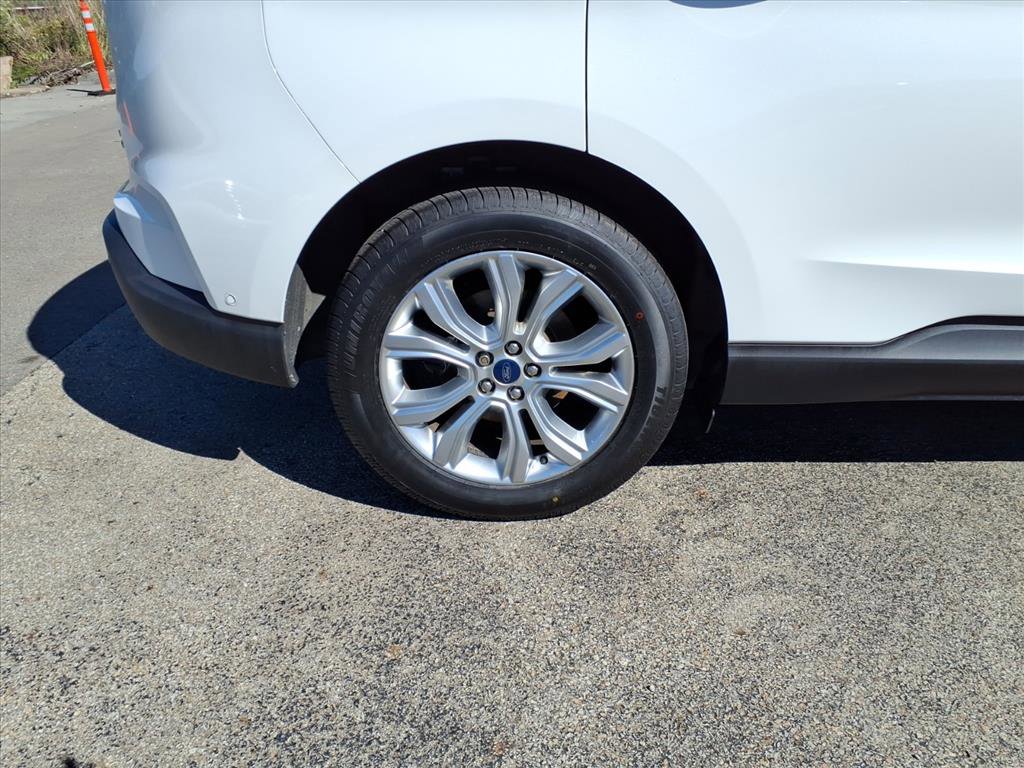 Used 2020 Ford Edge Titanium w/ Equipment Group 301A image 7