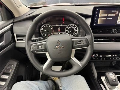 New 2026 Mitsubishi Outlander ES AWD/4WD image 15