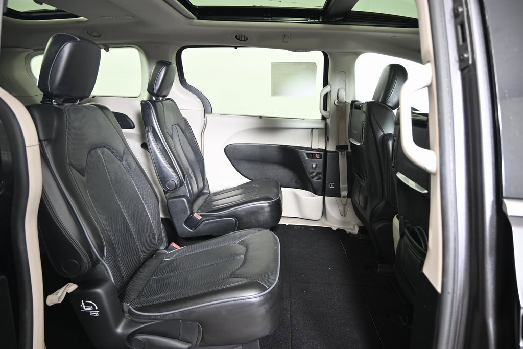 Used 2020 Chrysler Pacifica Limited image 15