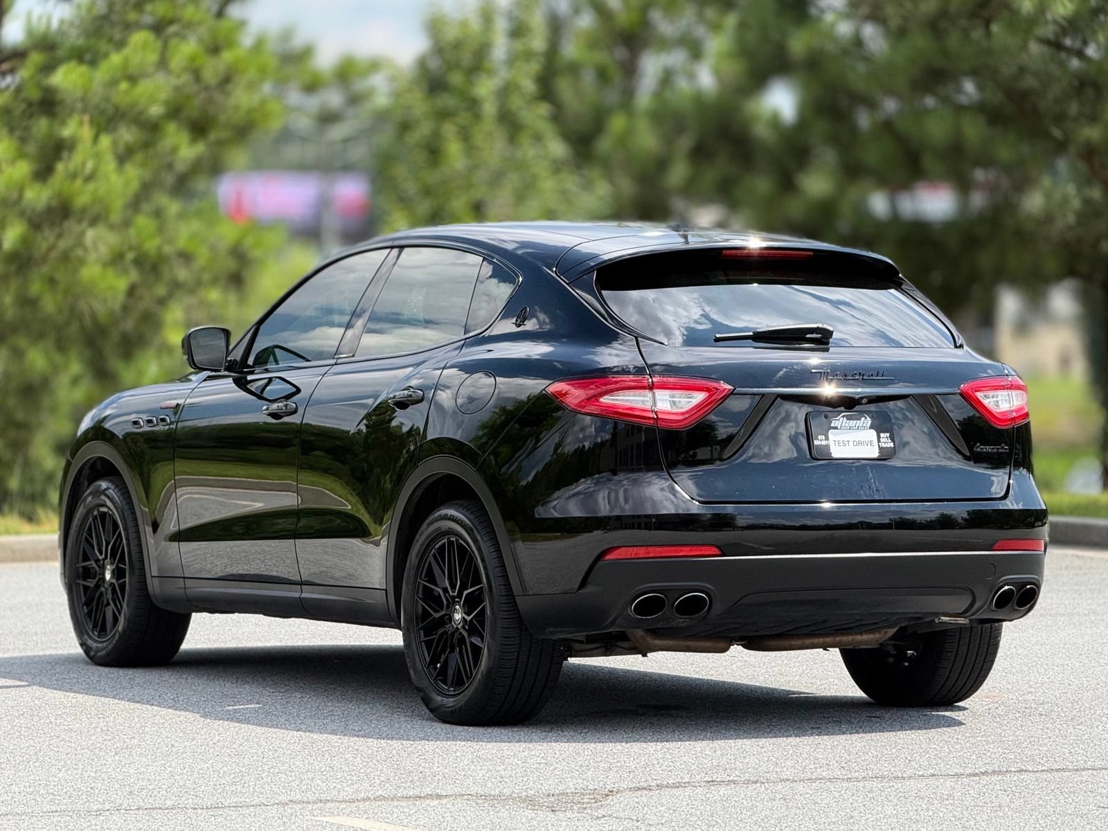 Used 2017 Maserati Levante AWD/4WD image 10