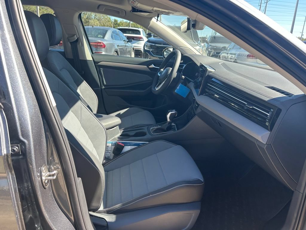 New 2026 Volkswagen Jetta SE FWD image 31