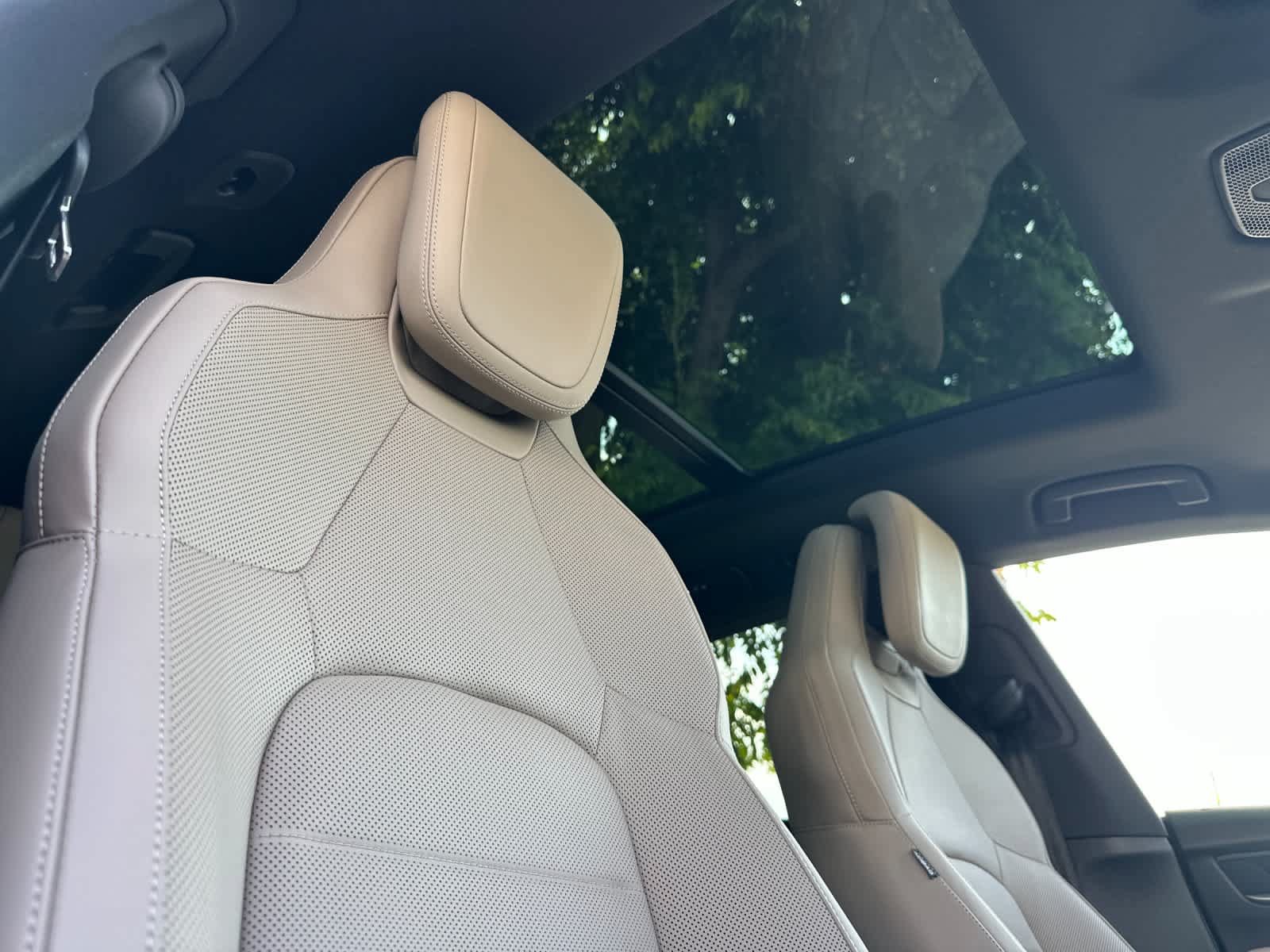 Certified 2025 Porsche Macan 4S Electric AWD/4WD image 18
