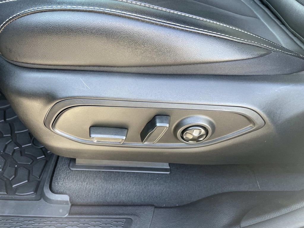 Used 2024 Jeep Grand Cherokee Altitude image 16