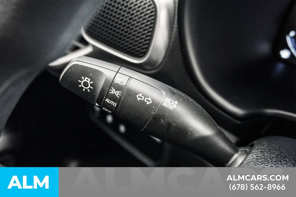 Used 2025 Kia Soul LX w/ LX Technology Package FWD image 27