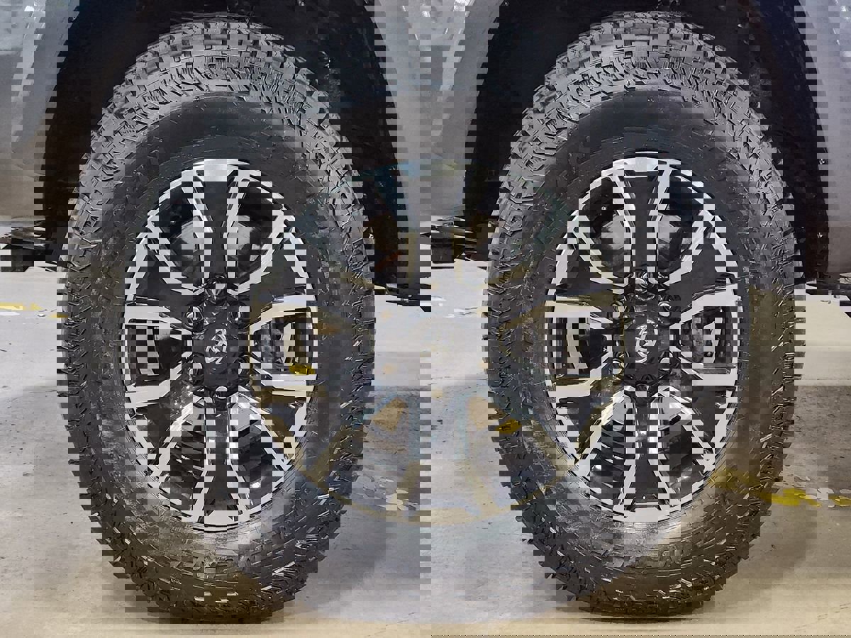 Used 2021 Toyota Tacoma TRD Sport w/ Technology Package image 28