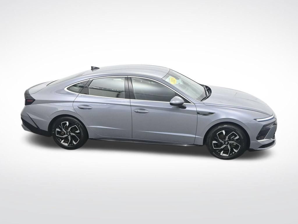 Used 2025 Hyundai Sonata SEL FWD image 34