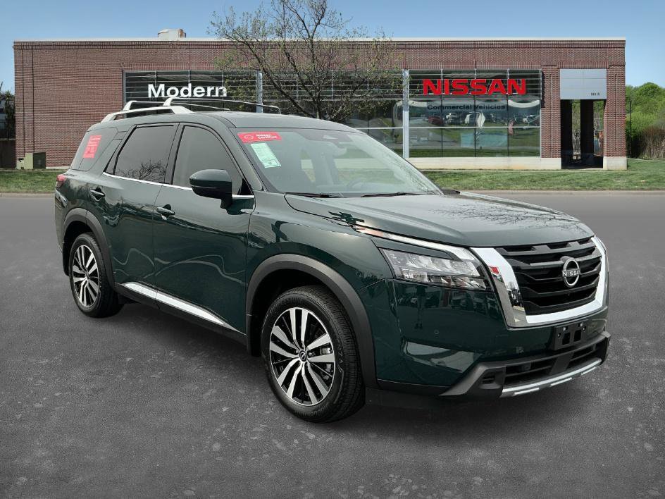 Certified 2025 Nissan Pathfinder Platinum w/ Cargo Package image 5