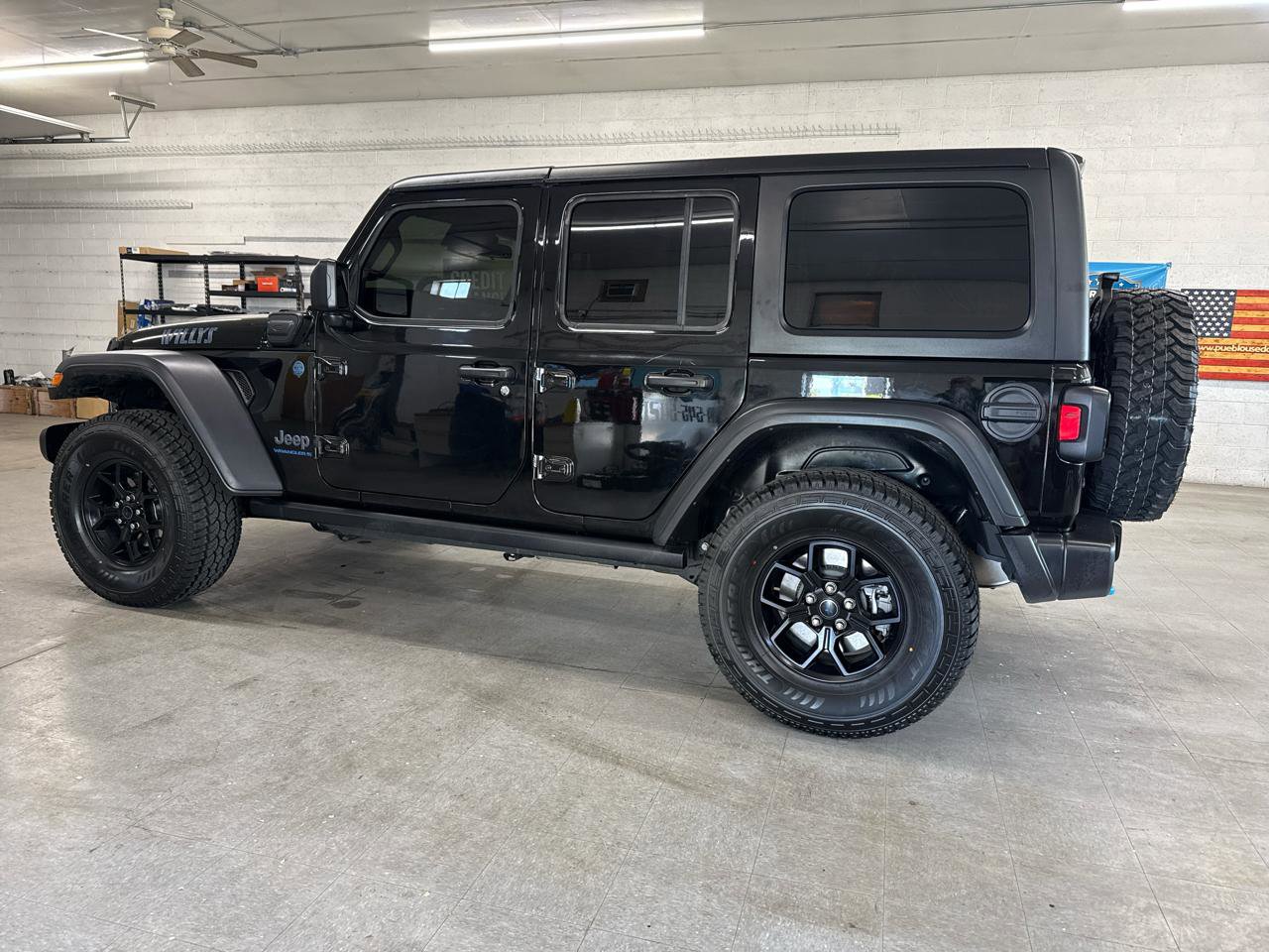 Used 2024 Jeep Wrangler Unlimited image 2