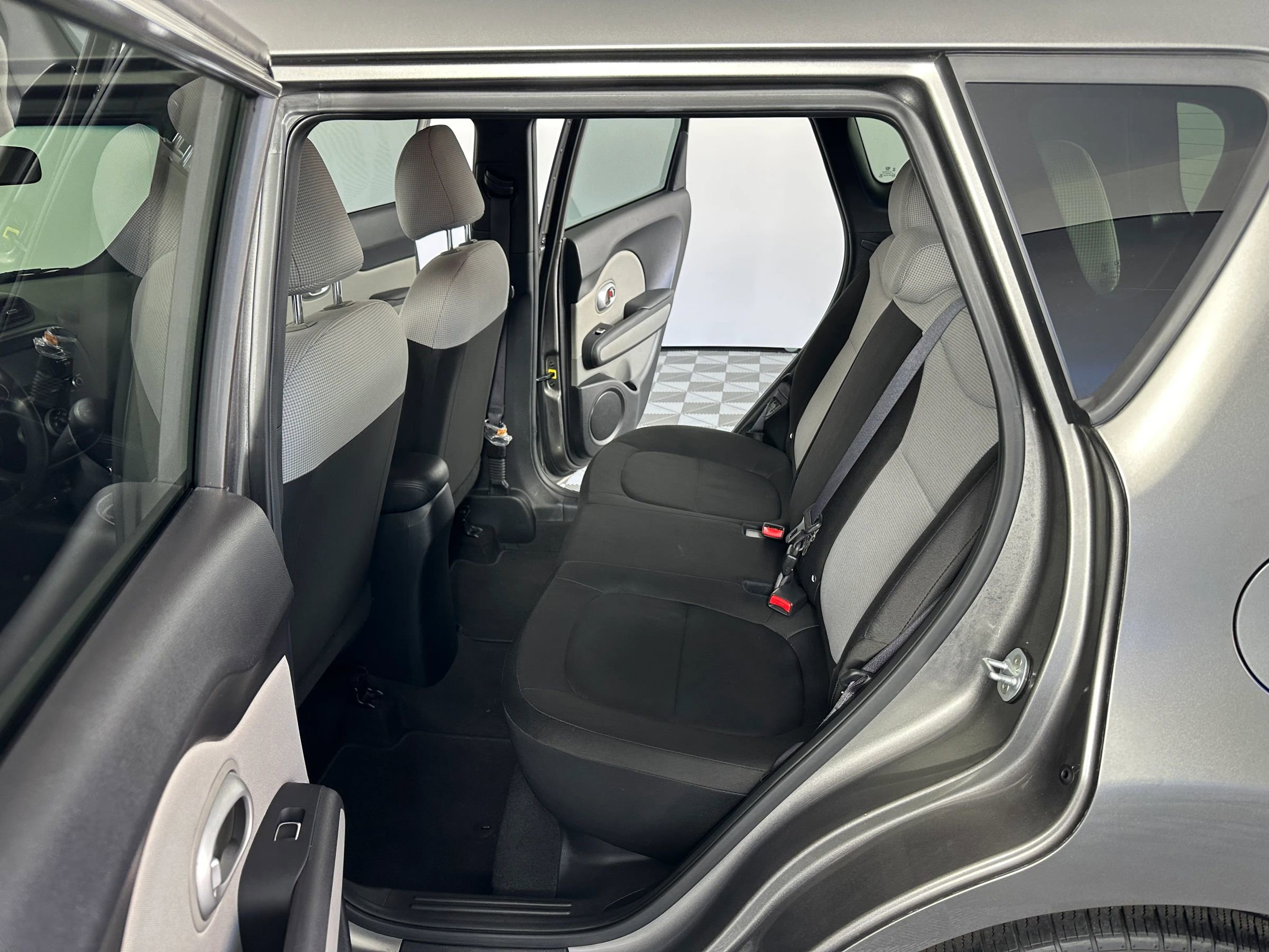 Used 2019 Kia Soul image 29