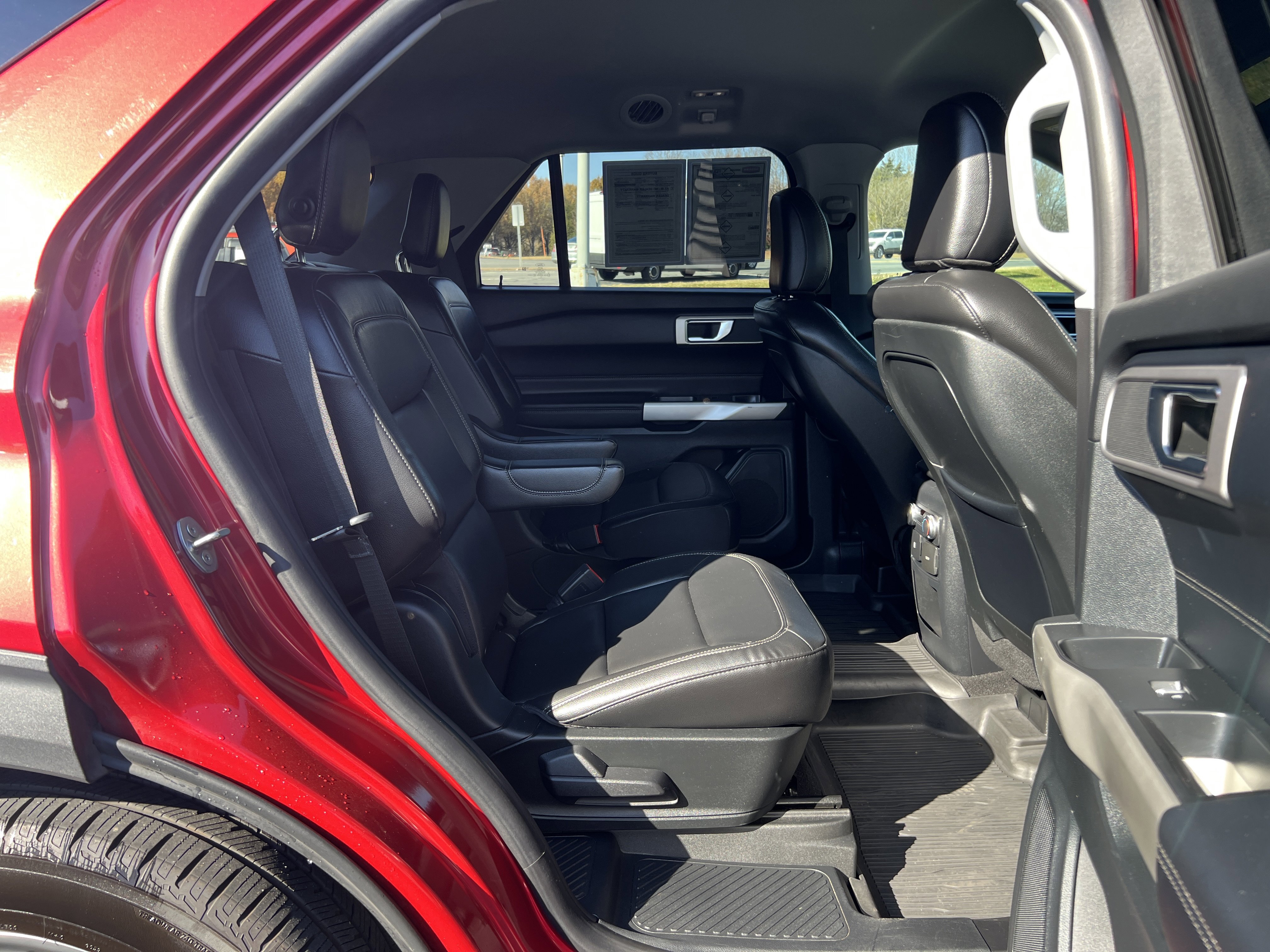 Used 2020 Ford Explorer XLT w/ Equipment Group 202A image 26