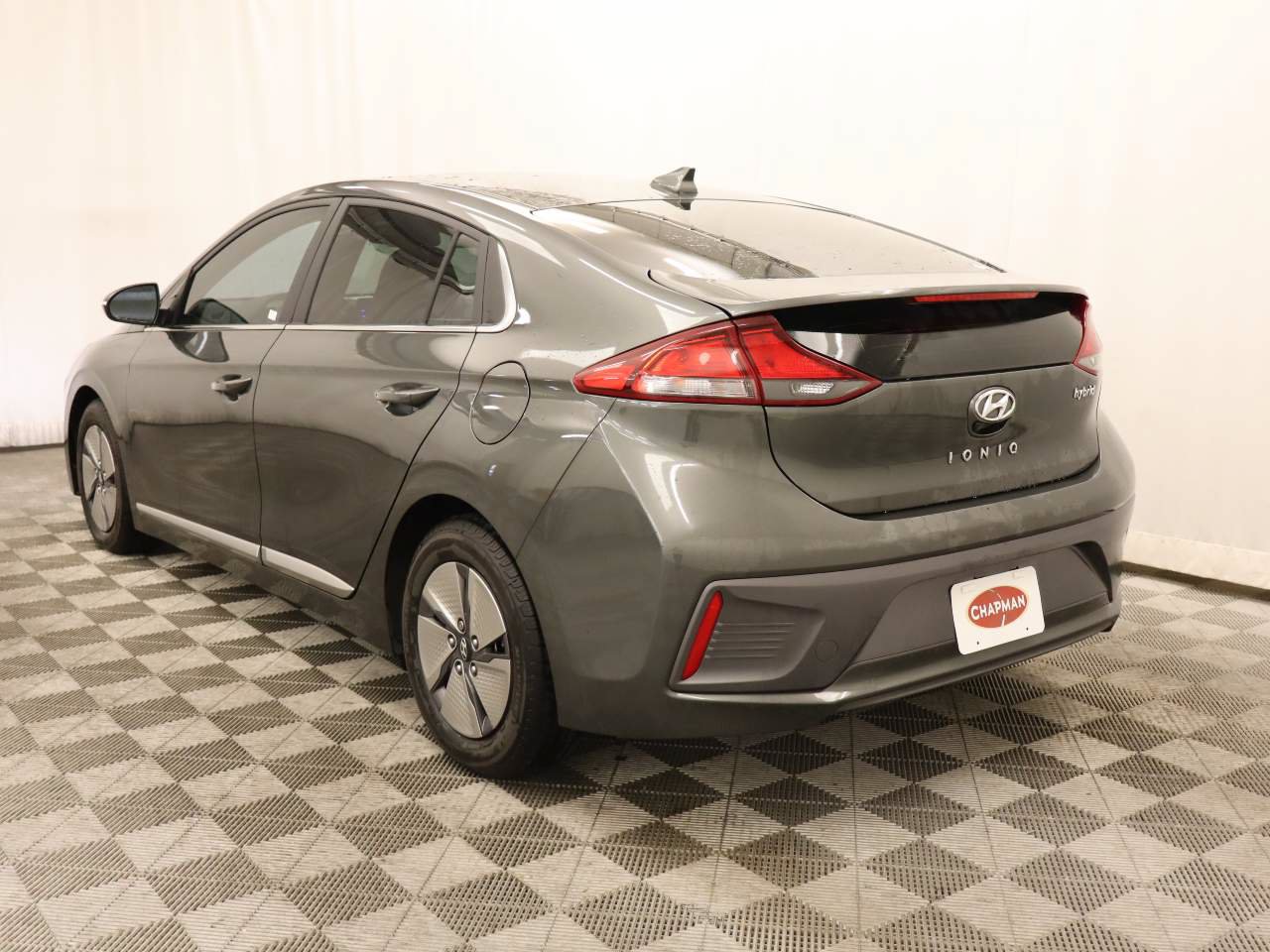 Used 2022 Hyundai Ioniq SE FWD image 3