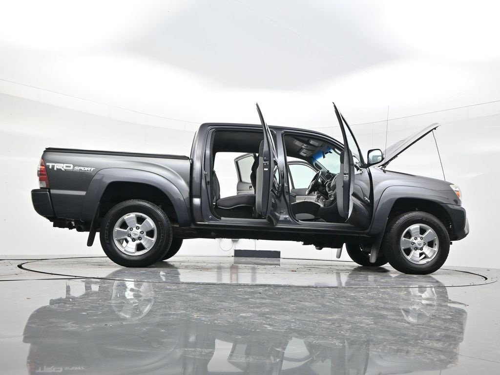 Used 2015 Toyota Tacoma Base image 55